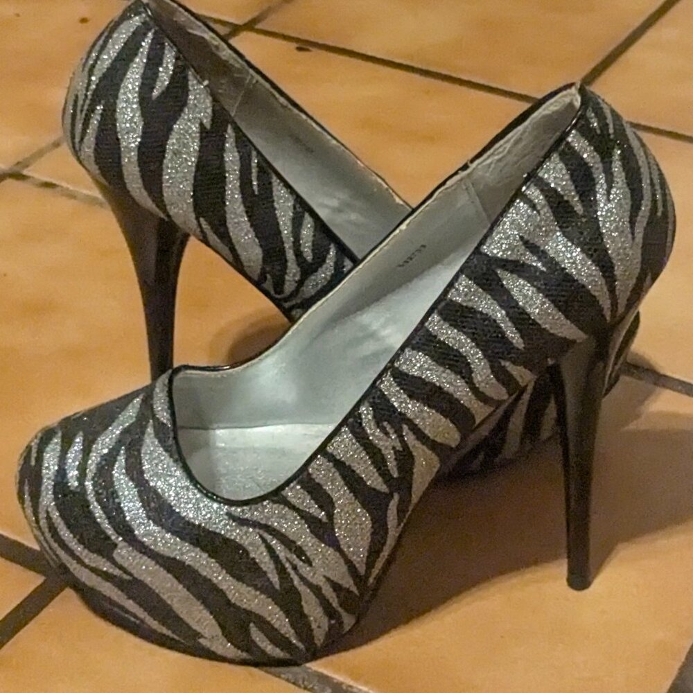 Never worn Stilettod